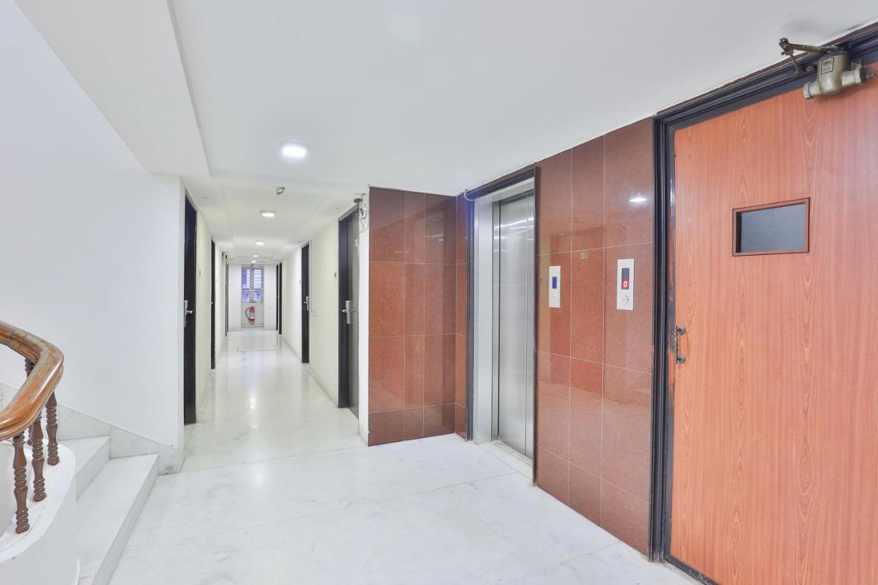 Oyo 2351 Hotel Golden Plaza Ahmedabad Exterior foto